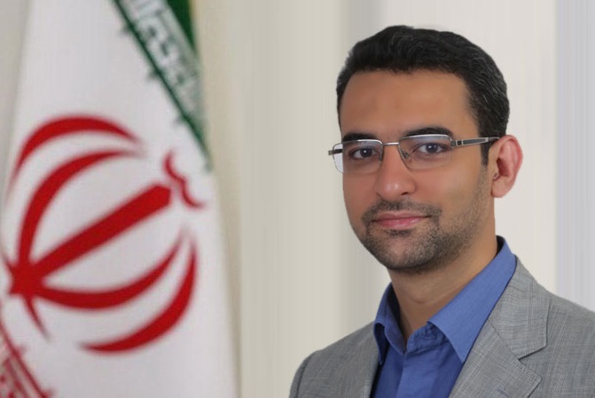 وزیر ارتباطات از پیگیری گزارش اخذ هزینه از پیامک های ارسالی به سامانه پاسخگویی وزارت خبر داد+عکس