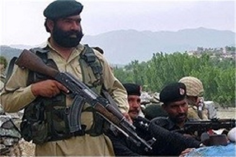 کشته شدن یک تروریست و بازداشت هفت تن دیگر در عملیات ارتش پاکستان