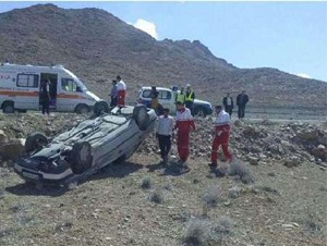 ۳ کشته و مجروح در واژگونی خودرو درجاده کمیجان