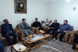 دیدار اعضای شورای اسلامی شهر رشت با خانواده شهید مدافع حرم سعید مسافر