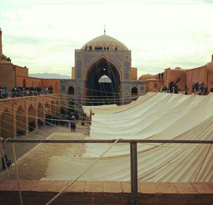 استقبال از محرم در یزد با پوش بالا کردن حسینیه ها + تصاویر استقبال از محرم در یزد با پوش بالا کردن حسینیه ها + تصاویر