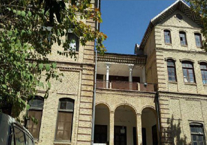 مرمت باغ قاجاری منشی باشی شیراز