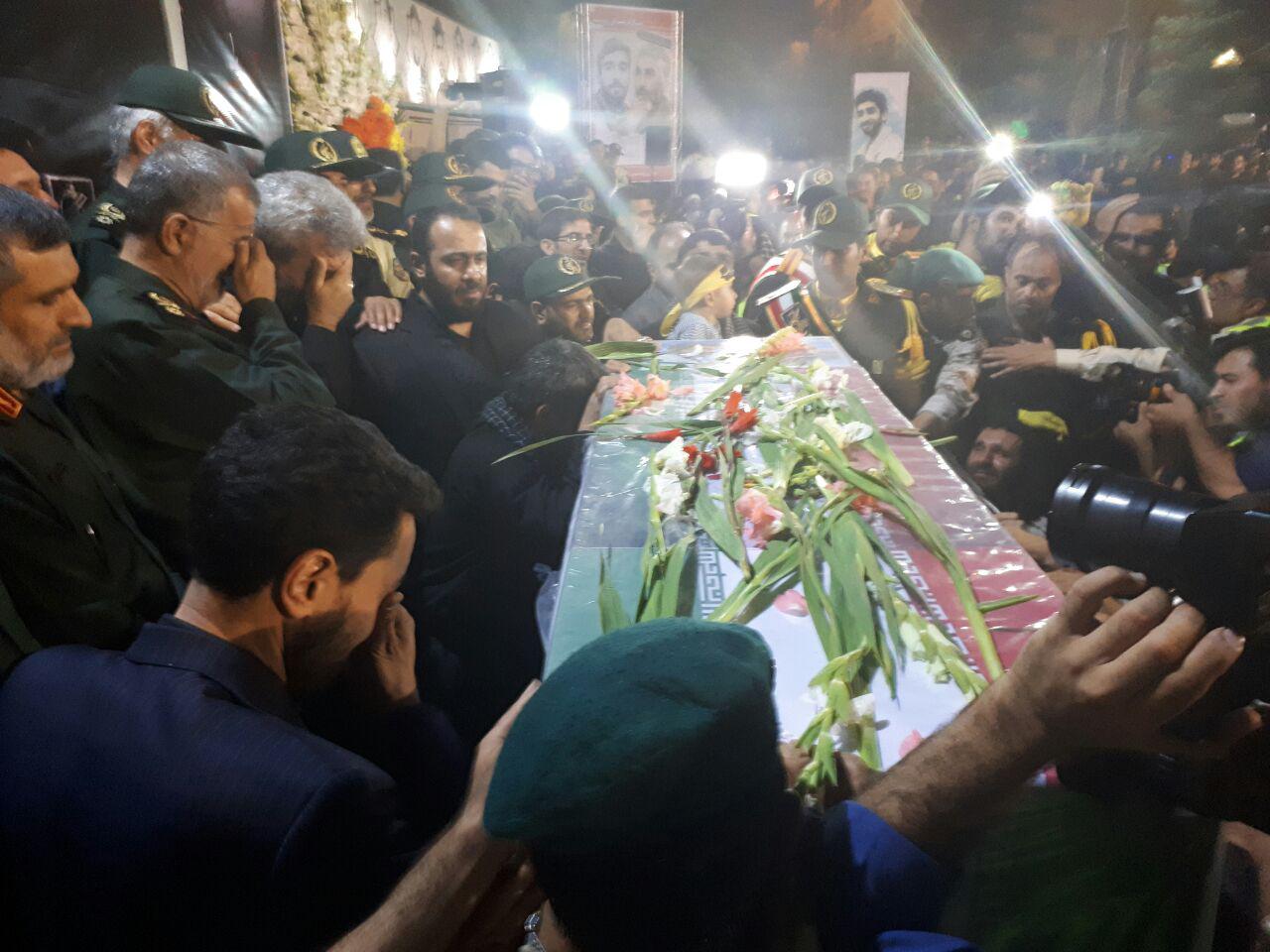 پیکر مطهر شهید مدافع حرم محسن حججی وارد تهران شد+تصاویر پیکر مطهر شهید مدافع حرم محسن حججی وارد تهران شد+تصاویر