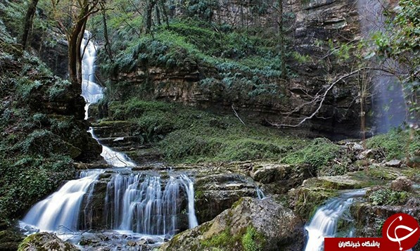 نمایی دیدنی از زیبا&zwnj;ترین آبشار پلکانی در ایران + تصاویر