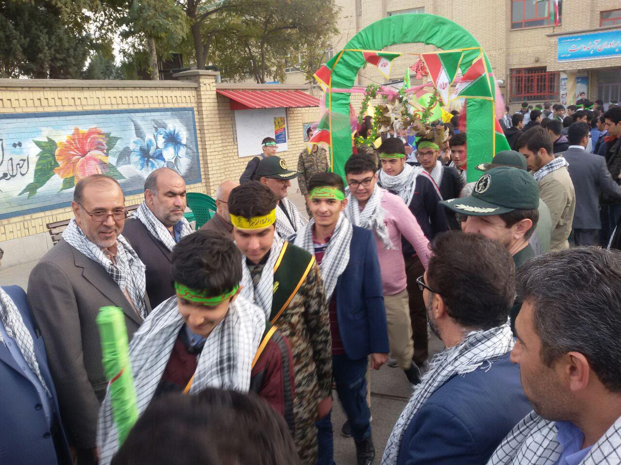 آغاز اعزام دانش آموزی راهیان نور به مناطق عملیاتی آذربایجان غربی+تصاویر