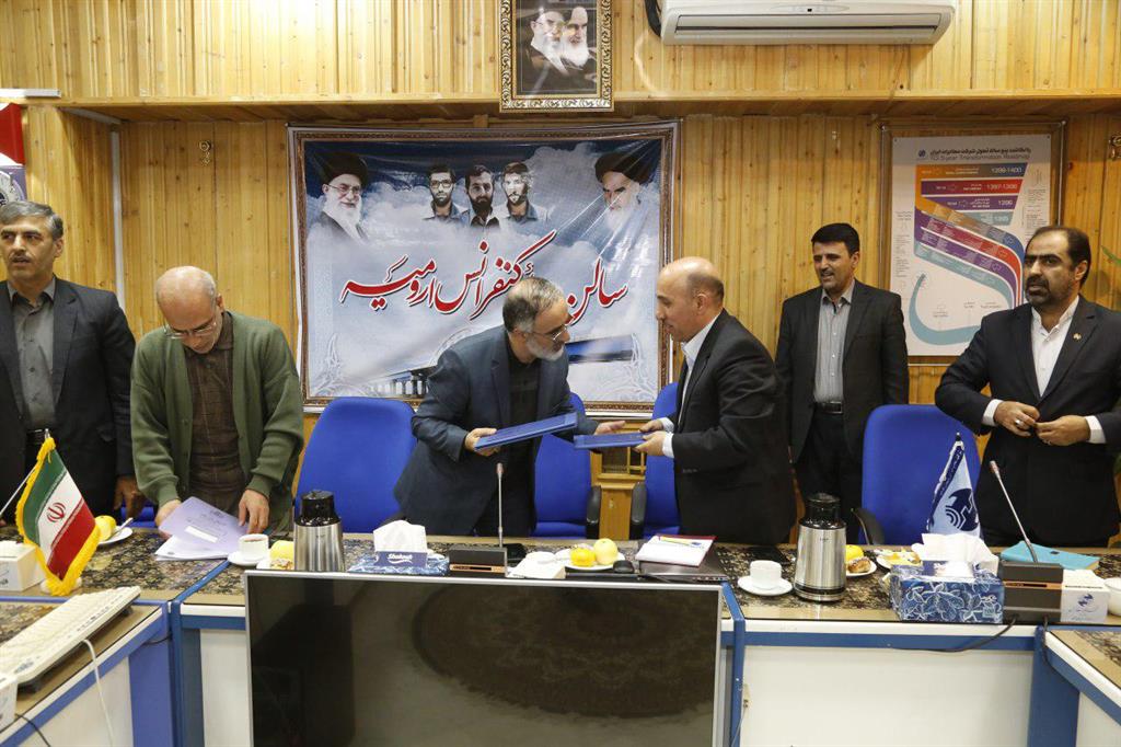 امضای تفاهم نامه همکاری بین مخابرات و ستاد اقامه نماز آذربایجان غربی