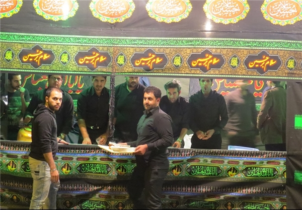 عشق و ارادت جوانان به امام حسین(ع) مثال زدنی است