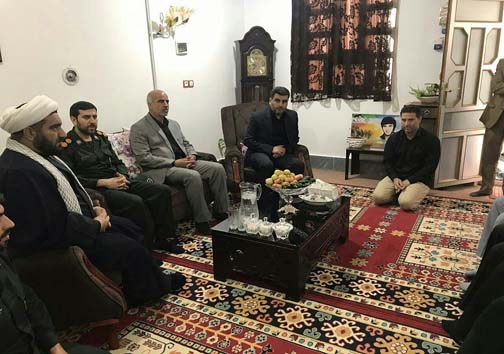 دیدار امام جمعه پلدختر با خانواده شهدا