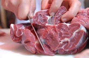 توزیع گوشت منجمد در بین هیئات مذهبی همدان