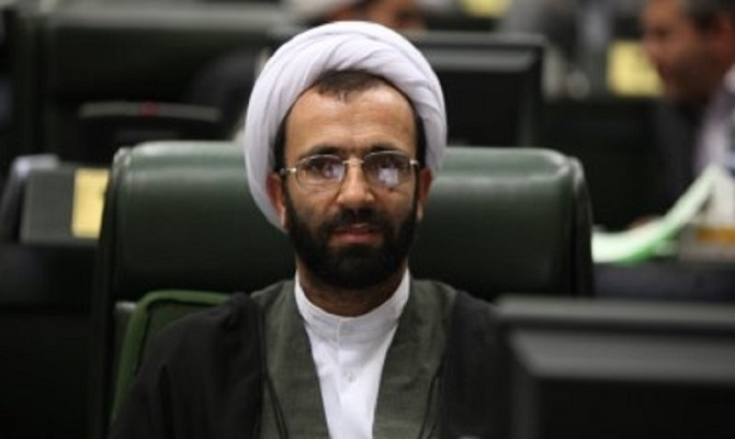 سلیمی:دولت هنوز قوانین بسیاری را اجرایی نکرده است/پزشکیان: قانون نباید معطل بماند