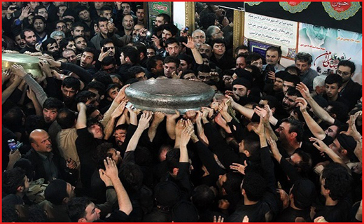 طواف پیکر شهید حججی در حرم رضوی /قتل هولناک عروس و داماد /&nbsp;درگیری نیرو&zwnj;های ایست بازرسی زاهدان با اشرار مسلح/دستگیری آدم ربای تبر به دست