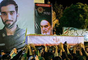 حضور وزیر جهاد کشاورزی در مراسم تشییع شهید حججی در نجف آباد