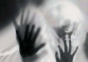 ضرب و شتم دختر جوان توسط یک سیاستمدار+فیلم