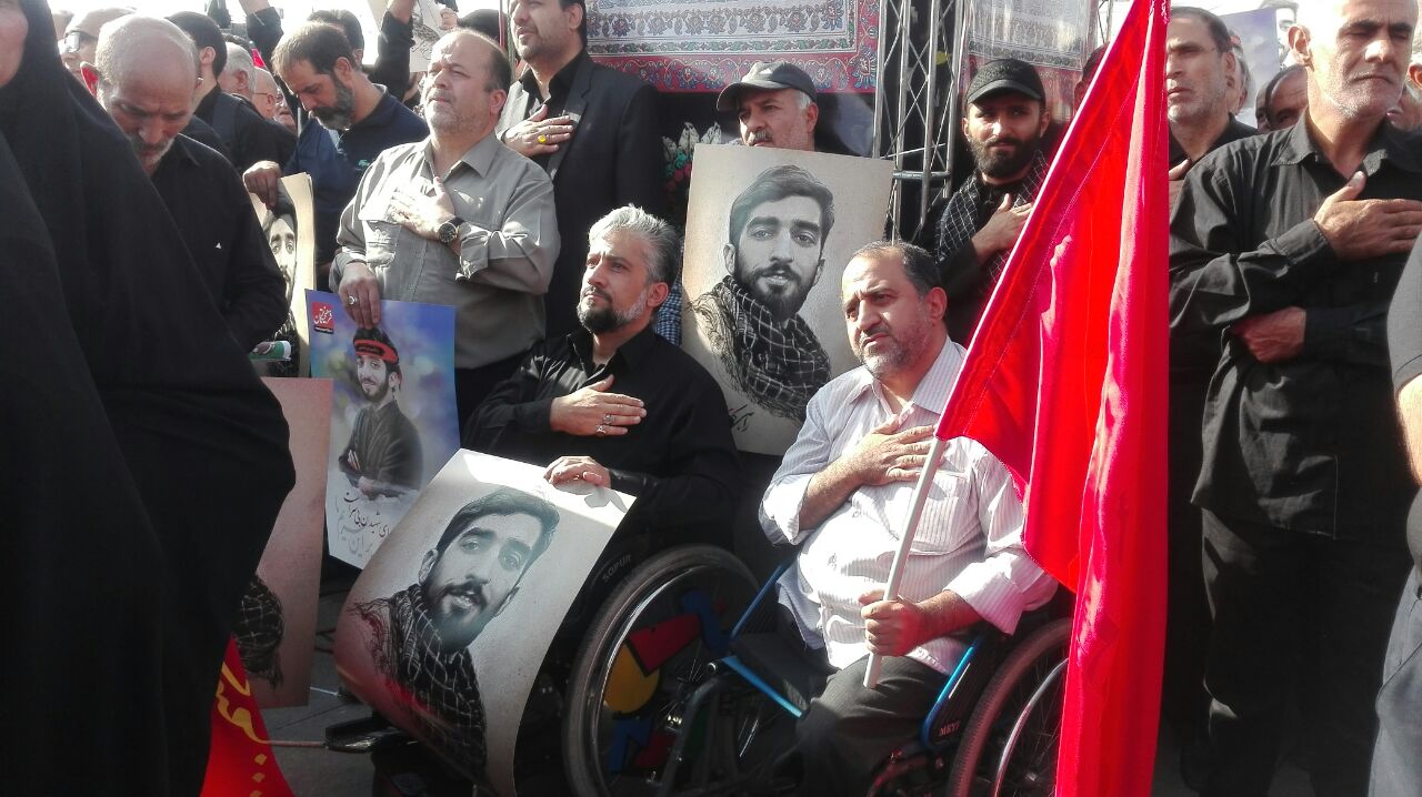 مراسم وداع با پیکر شهید حججی آغاز &zwnj;شد/حضور خانواده شهید حججی در مراسم+ تصاویر