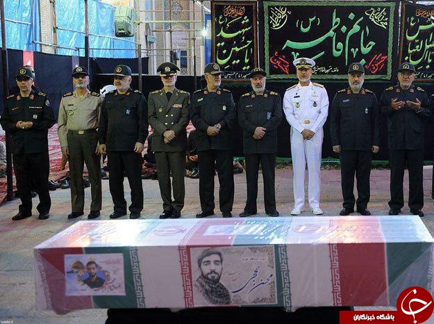 شکار تصاویر در مراسم تشییع شهید محیسن حججی