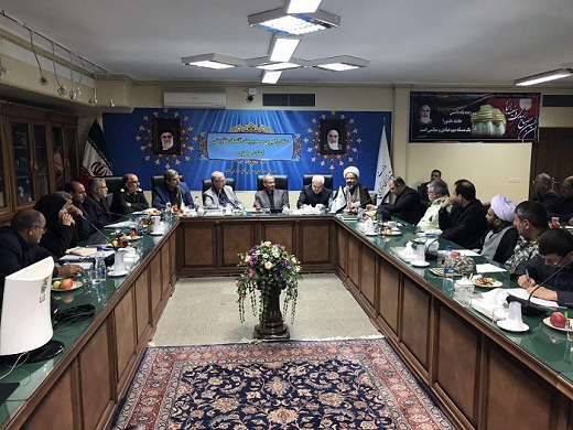 ماموریت دارم در چهارچوب&zwnj;های قانونی و با مدارا مشکلات هپکو وآذرآب را برطرف کنیم