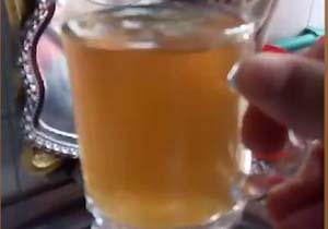 تغییر رنگ عجیب آب شرب روستای سنگستان! + فیلم