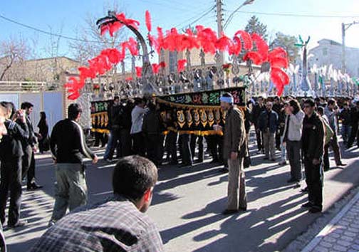 آیین نخل گردانی با قدمتی 400 ساله در جاجرم + تصاویر