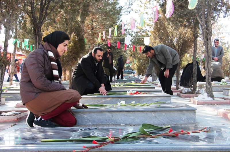 مراسم میهمانی لاله ها وعطرافشانی مزار شهدا برگزار می شود