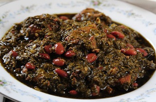 طرز تهیه خورش قورمه سبزی نذری+عکس
