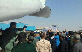 ورود پیکر شهید حججی به اصفهان/ سردار صفوی:دشمنان احمق فکر می‌کردند با بریدن سر شهید حججی ملت ما می ترسد+تصاویر