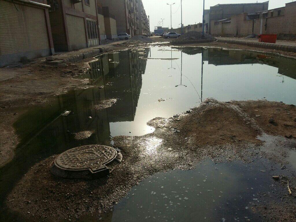 فاضلاب آزاردهنده در معابر بلوار معلم بجنورد + فیلم