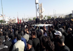 حضور با شکوه مردم نجف‌آباد در مراسم تشییع شهید حججی + فیلم