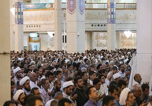 برگزاری نماز ظهر تاسوعا و عاشورا در حرم بانوی کرامت(س)