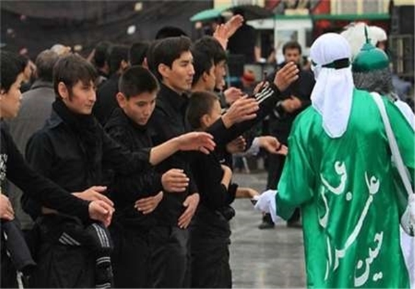 آیین سقایی رسم دیرینه پیر غلامان همدانی در غم سید و سالار شهیدان