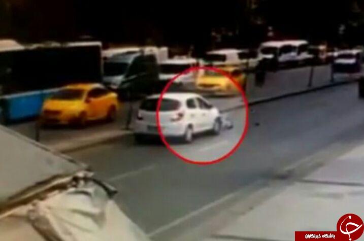 لحظه وحشتناک تصادف عابر پیاده با دو خودرو در  کمتر از 2 ثانیه! فیلم