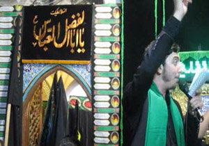 مراسم عزاداری و سینه‌زنی در بازار پانخل کاشان + فیلم