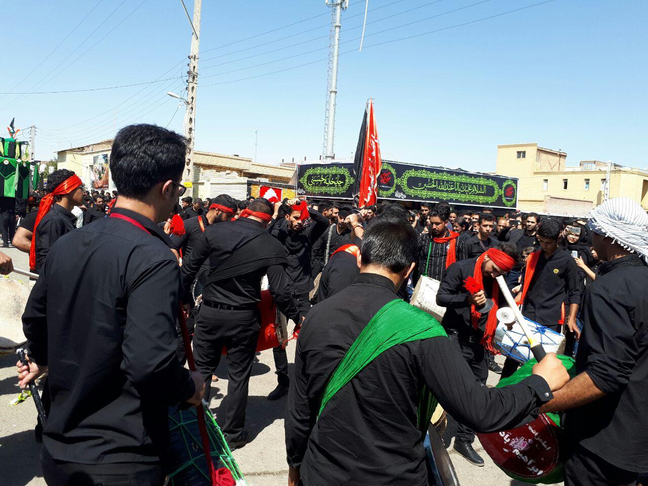 کرمان در تاسوعای حسینی غرق ماتم است
