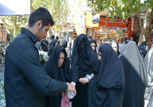 نقاب عزا به چهره کشیدن بانوان لرستانی درآیین چهل منبری