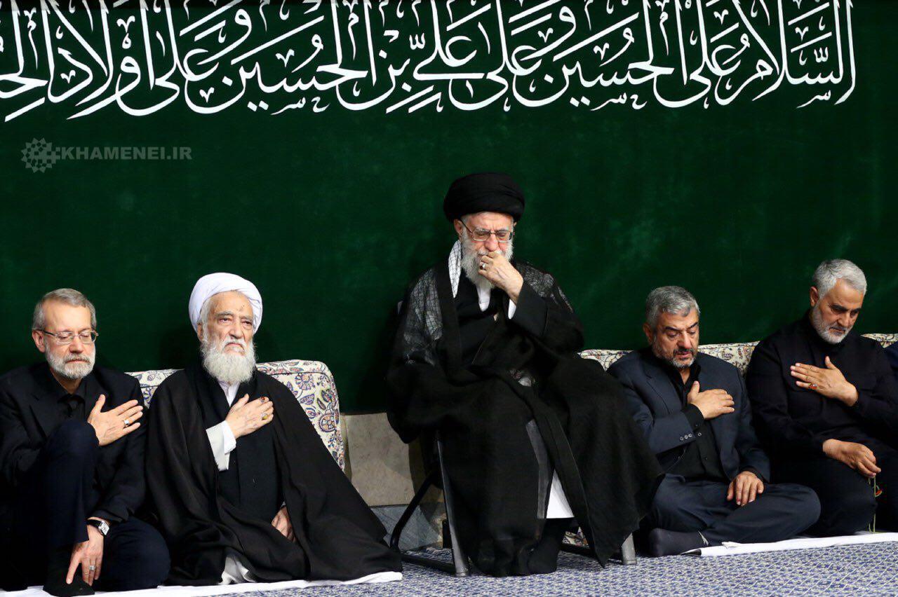 مراسم عزاداری شب عاشورای حسینی با حضور رهبر انقلاب آغاز شد