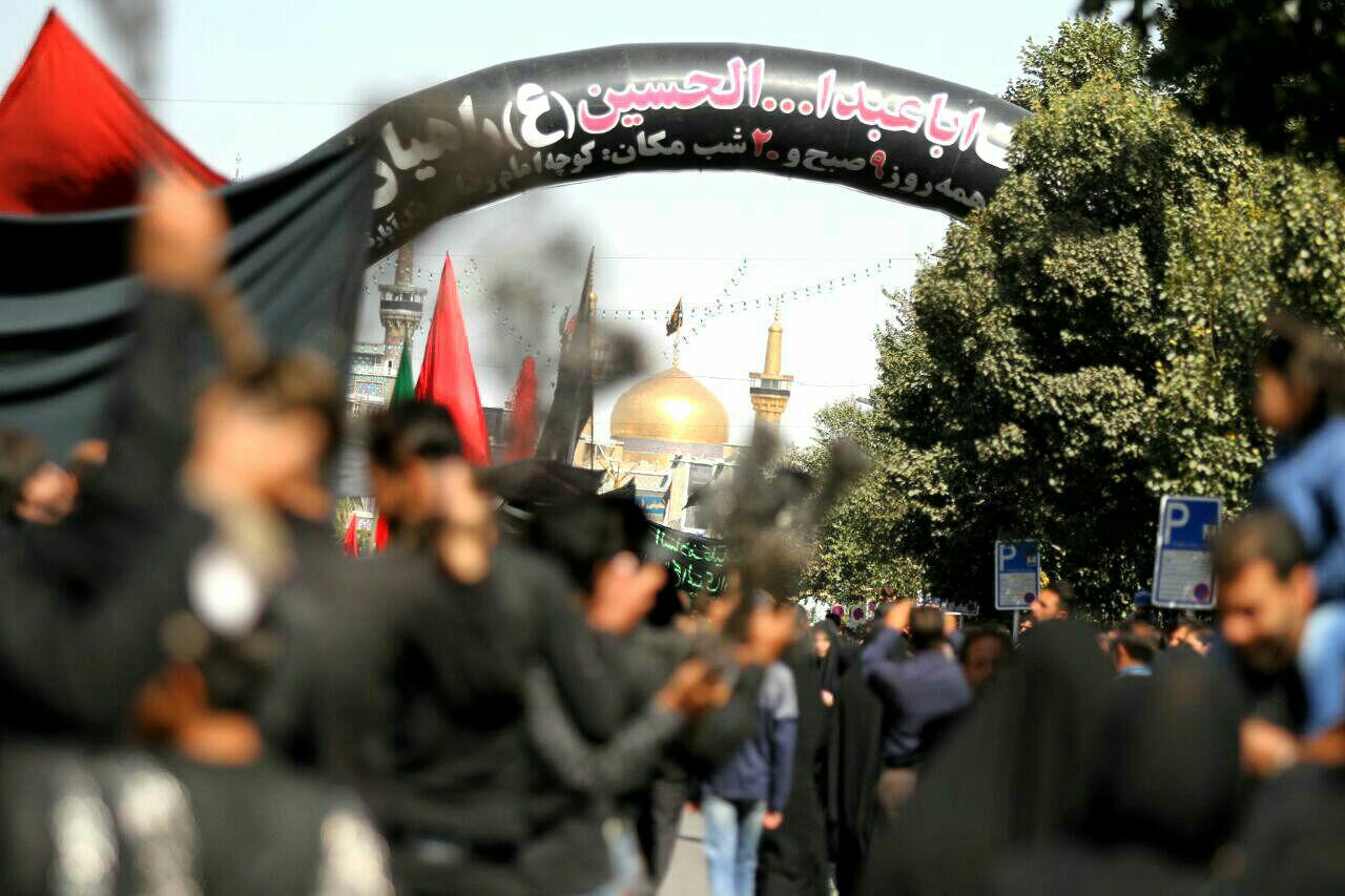 مشهدالرضا عزادار علمدار کربلا در شب عاشورای حسینی