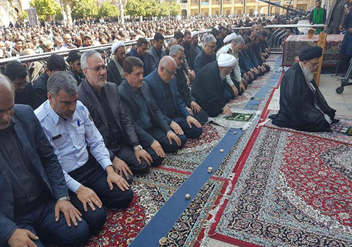 اقامه نماز ظهر عاشورا در حرم مطهر احمد بن موسی(ع)