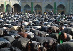 نماز جماعت ظهر عاشورا امروز در حرم مطهر حضرت معصومه (س) برگزار شد