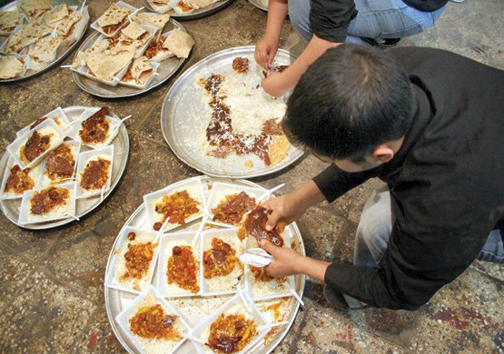 نذری دادن سنت دیرینه مازنی&zwnj;ها در ماه محرم