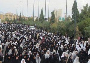 اقامه نماز عشق در ظهر عاشورای حسینی در سمنان