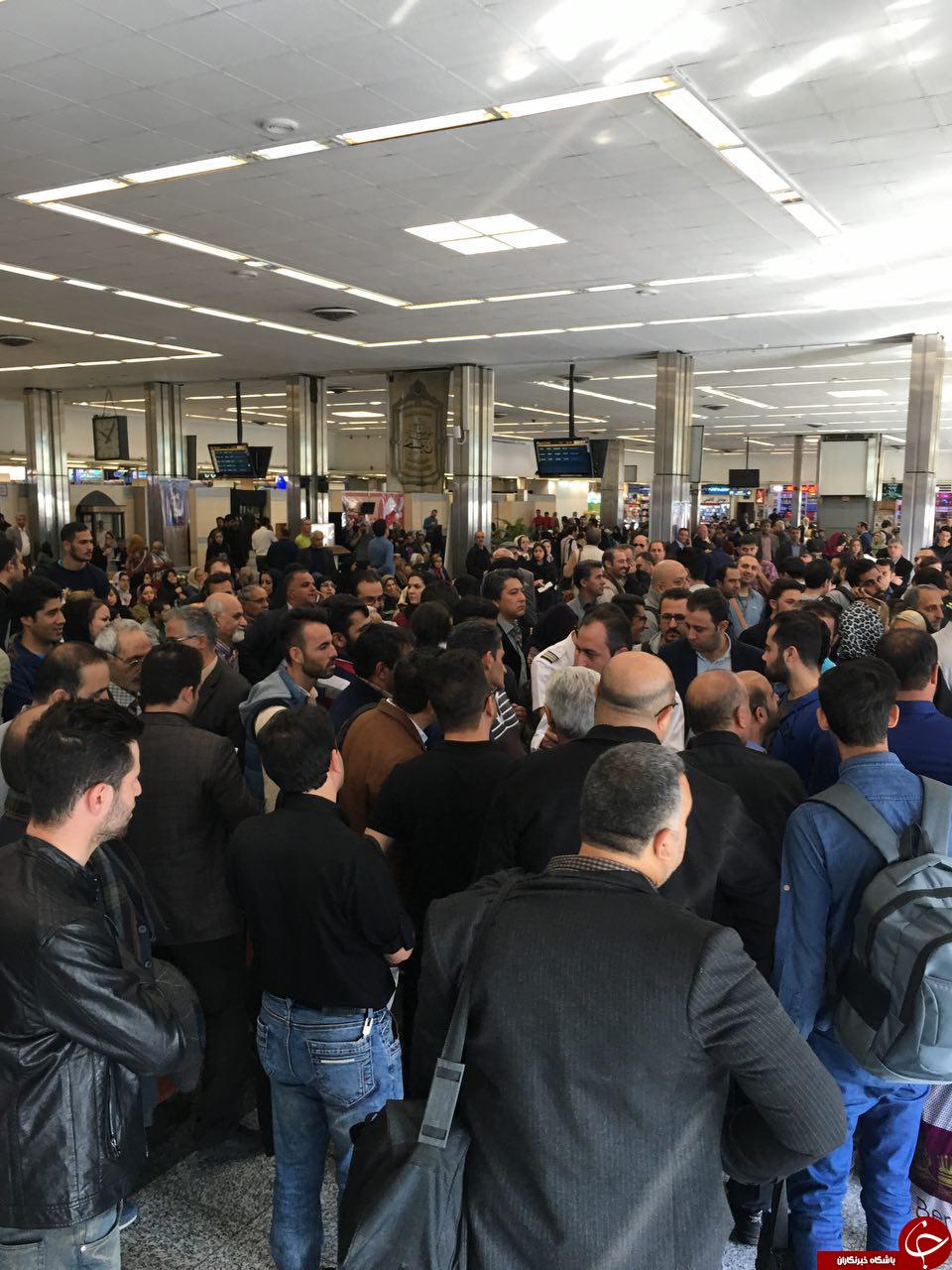 تأخیر در پرواز و سرگردانی مسافران در فرودگاه مشهد + تصاویر تأخیر در پرواز و سرگردانی مسافران در فرودگاه مشهد + تصاویر