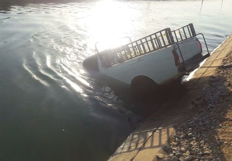 نجات ۳ نوجوان افغان در حادثه سقوط وانت به کانال آب در دزفول