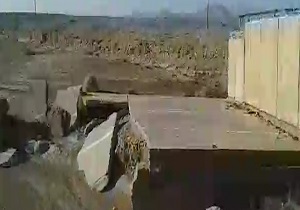 ازدحام زجرآور در ایستگاه مترو تئاترشهر/ناتمام ماندن مسکن مهر رفسنجان/بارگیری غیراصولی نیسان در باشت + فیلم و تصاویر