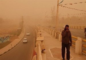 گرد و غبار مدارس و دانشگاه&zwnj;های استان کرمانشاه را تعطیل کرد