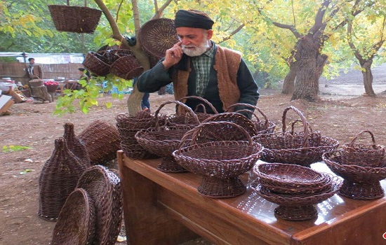 جشنواره ای به شکرانه انار