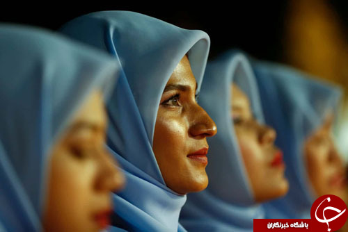 تصاویر روز: از شنا کردن با وال&zwnj;های کوهان دار تا پخت شیرینی به شکل فیدل کاسترو