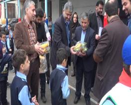 توزیع بسته های غذایی میان 500 دانش آموز رشتی