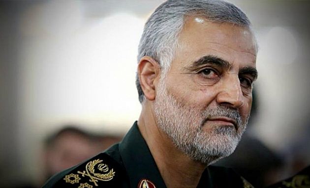 قدردانی سردار سلیمانی از مردم و مسئولان در پایان مراسم تشییع پدرشان