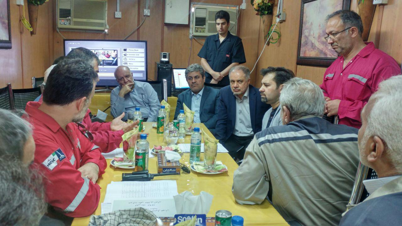 وزیر نفت در محل حادثه چاه ۱۴۷ میدان رگ سفید حاضر شد