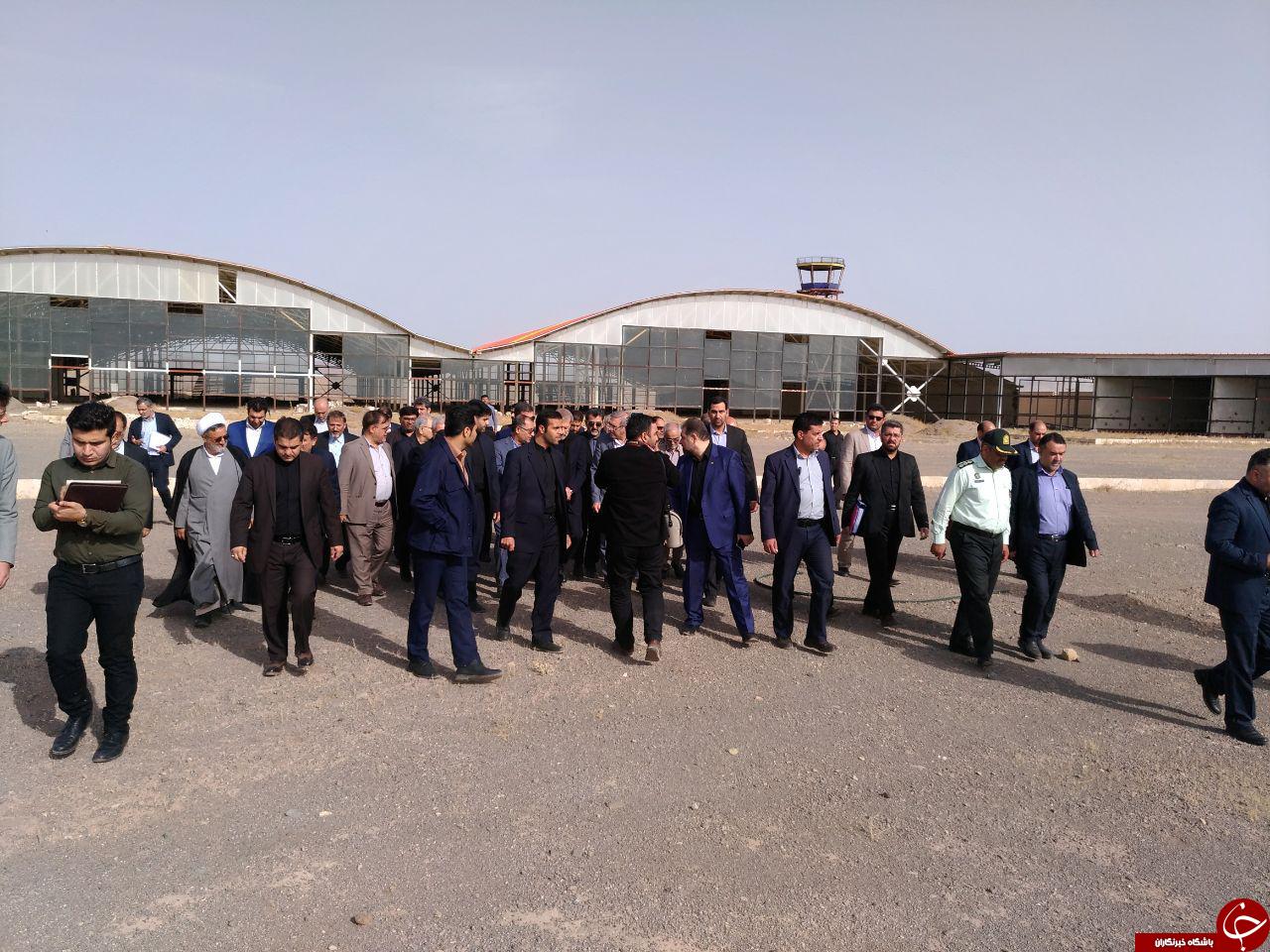 بازدید لاریجانی از فرودگاه قم+تصاویر