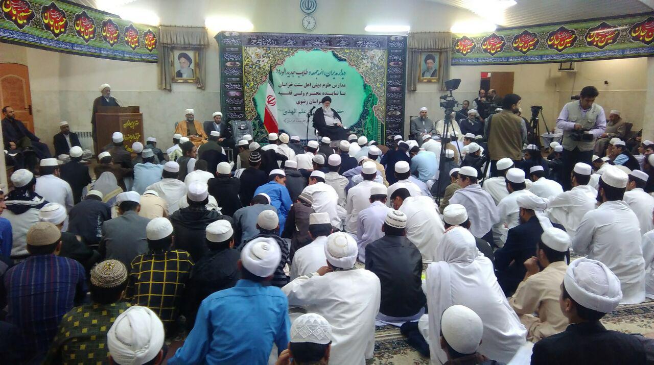 دنیای کفر متحد شده و بدنبال براندازی پیامبر (ص) است